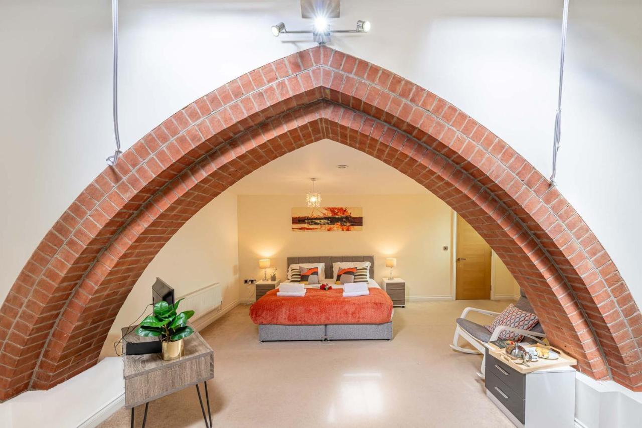 Appartement Grade 2 Listed Converted Church, Within 750yrds To Southsea *